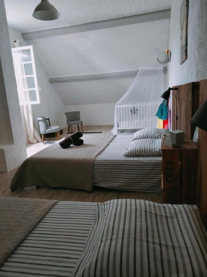 Chambre Familiale Anna "Mon Lit Au Pre" , Jusqu'A 4 Adultes Et 2 Enfants Avec Piscine Familles, Couples Ou Femmes Seulement Pontours Exteriör bild
