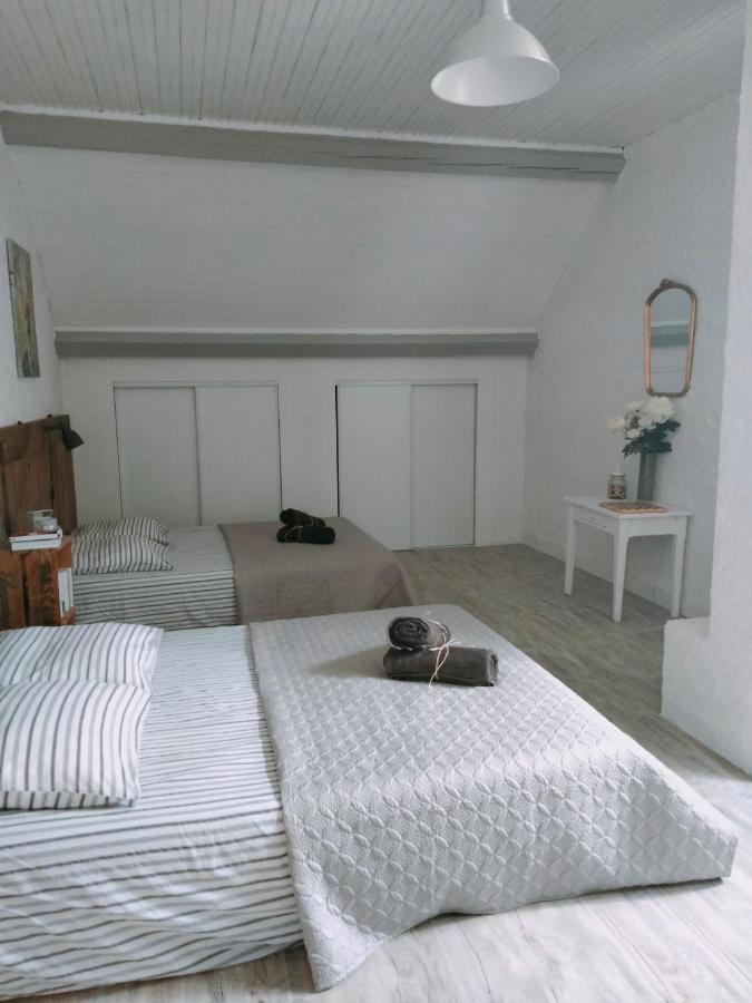 Chambre Familiale Anna "Mon Lit Au Pre" , Jusqu'A 4 Adultes Et 2 Enfants Avec Piscine Familles, Couples Ou Femmes Seulement Pontours Exteriör bild